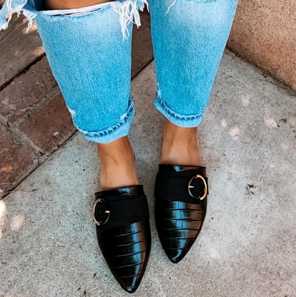 🚨//The Amber// Black mule Flat - Picture 6 of 7